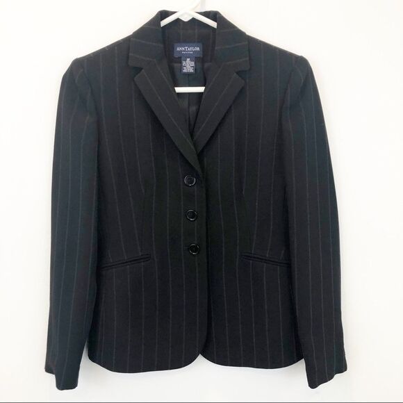 Ann Taylor petite 3 button pinstriped blazer size 0 Petite - Picture 3 of 8
